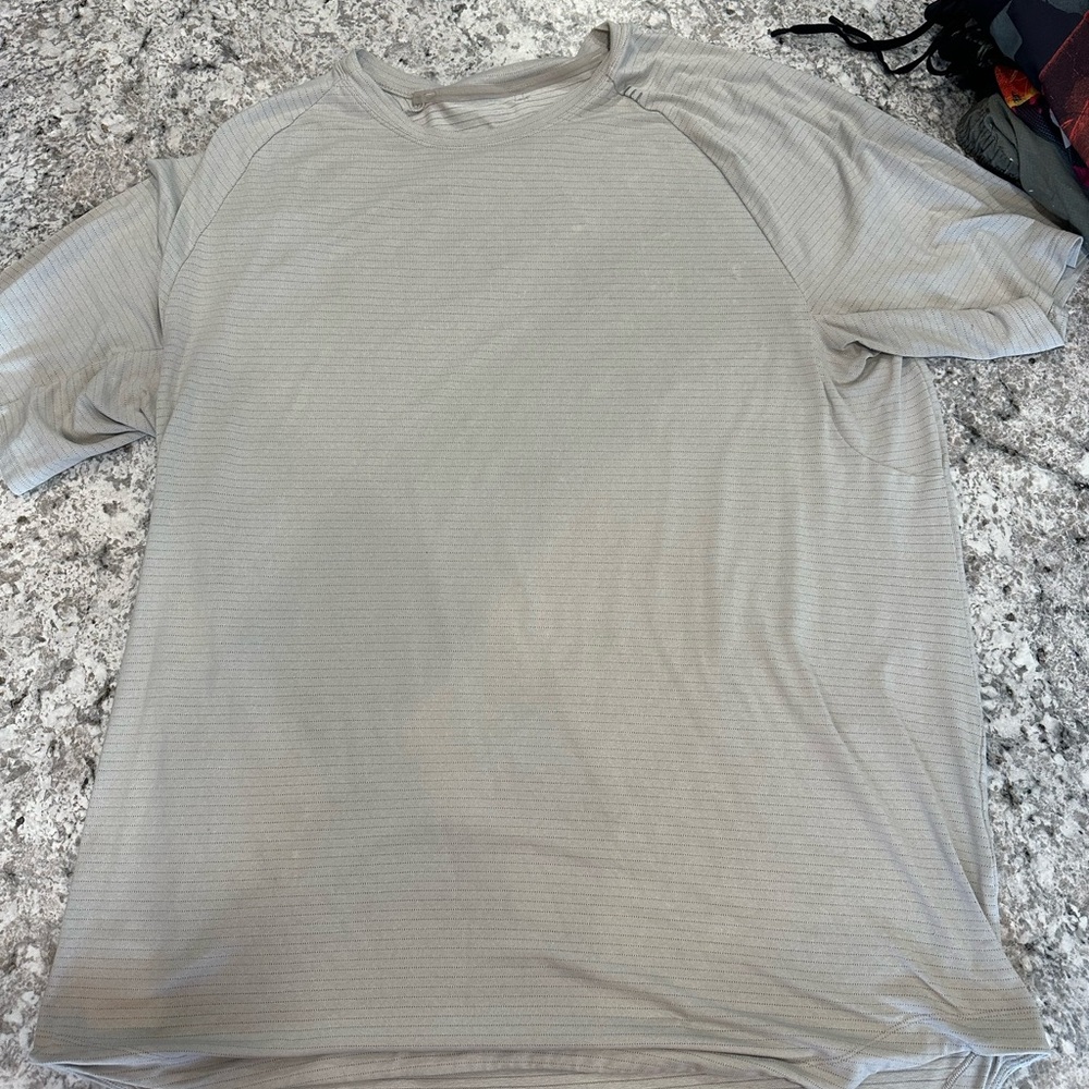 Lululemon license to train shirt